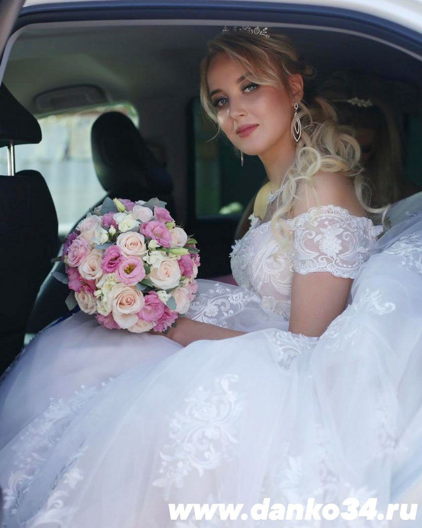 Вот такие красивые свадебные фото присылают нам невесты, воспользовавшиеся услугами компании ДАНКО-КОРТЕЖ ВОЛГОГРАД!