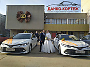 Качественный свадебный сервис от компании ДАНКО-КОРТЕЖ ВОЛГОГРАД. Престижные свадебные автомобили и украшения для машин на любой вкус!